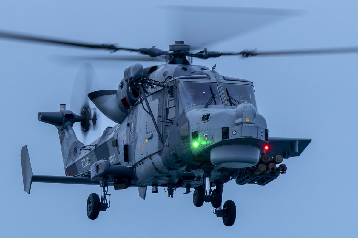 Royal Navy tweet media