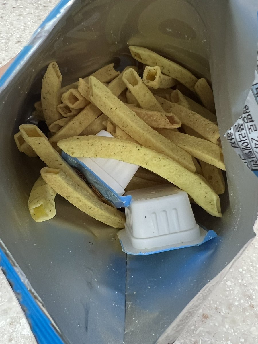 o_MingMint's tweet image. 버터 갈릭 감자튀김맛 오감자!!
구했다

봉지 뜯자마자 냄새가 너무 좋고
소스도 2개나 있어서 듬뿍 찍어먹을수 있어서
좋았음

짱맛있다 또사먹을래