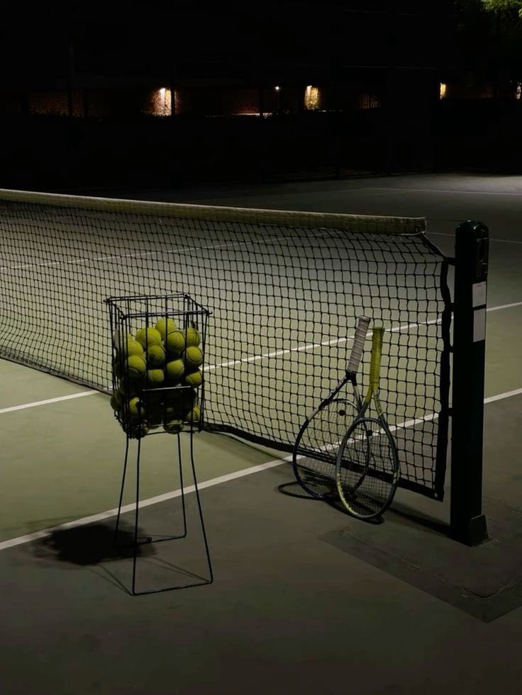 ceelune_'s tweet photo. hot girls play tennis 🎾 https://t.co/wfio6nMoGv