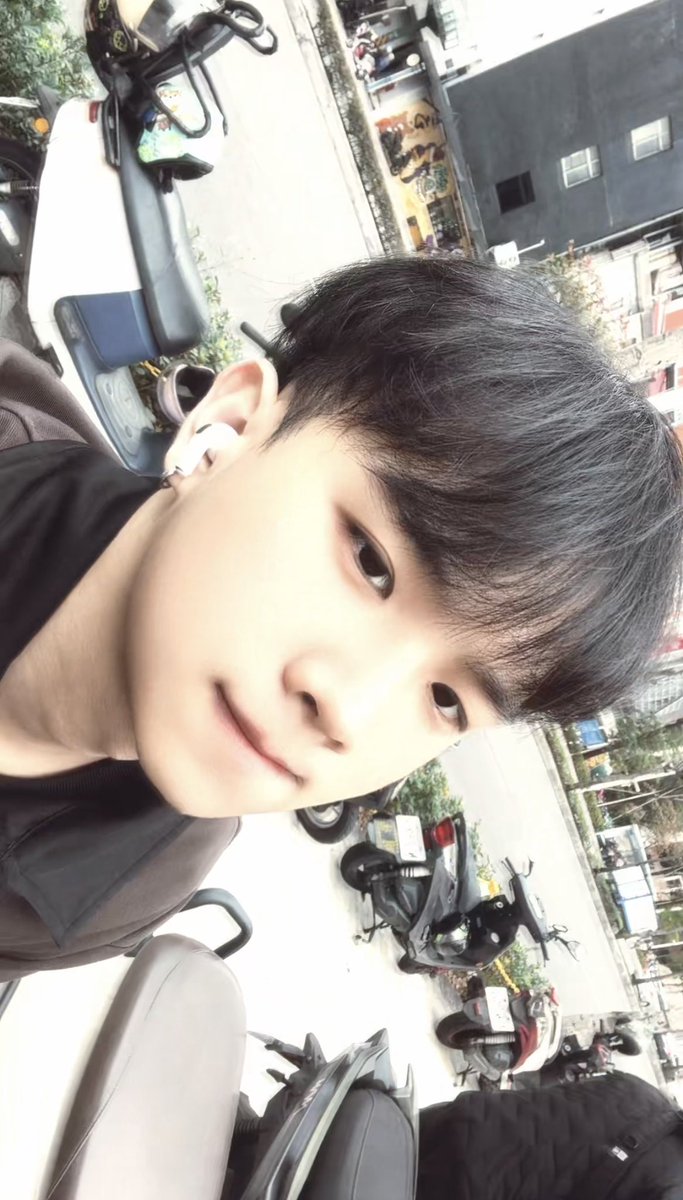 台北大二 tweet media