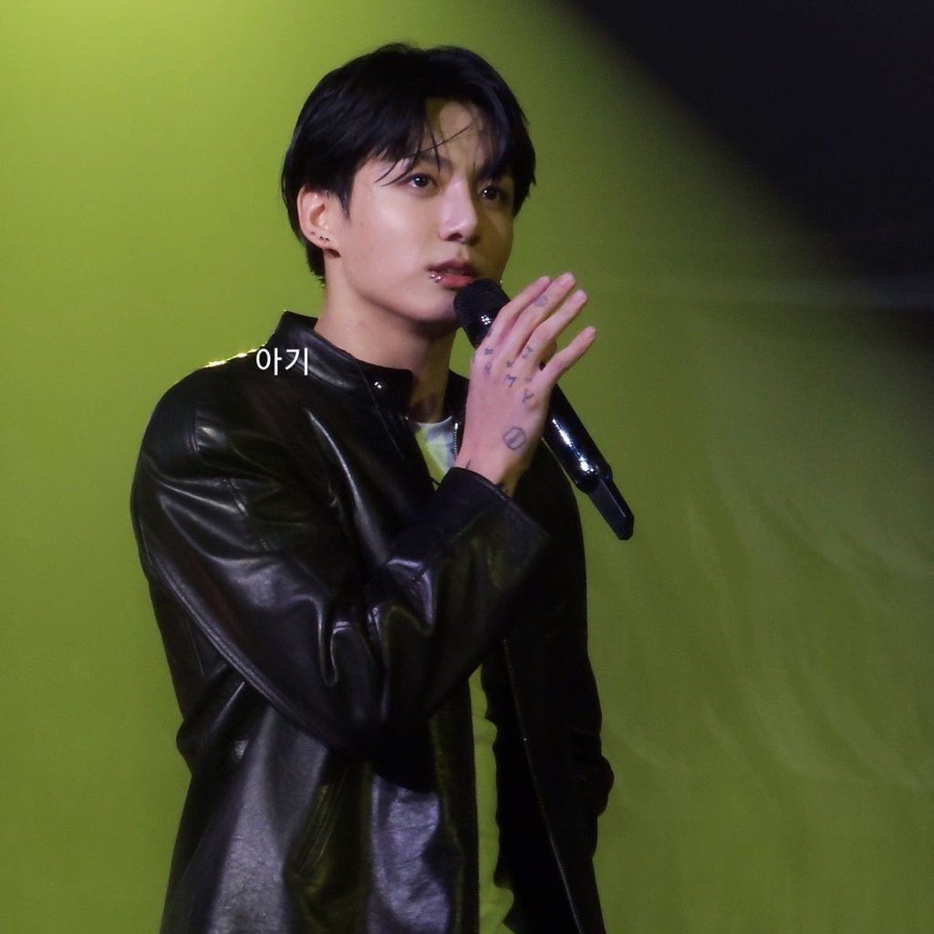 📊| #Jungkook's “Please Don't Change” has re-entered in some countries on iTunes! 🌎

#1 Belarus
#1 Spain
#2 Dominican Republic
#2 Singapore
#4 Canada
#6 Mexico
#7 Philippines
#9 India
#11 New Zealand
#30 Russia
#44 United States
#50 Ireland
#57 Cape Verde
#75 Guinea-Bissau
#92