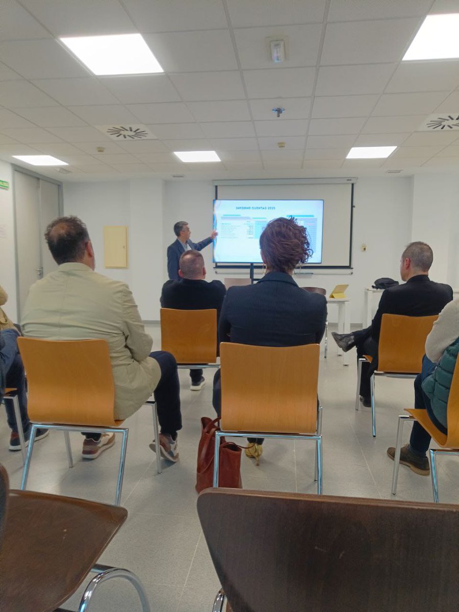 FundecytPCTEX's tweet photo. Hoy, en @FundecytPCTEX, se ha celebrado la Asamblea de la Asociación Empresarial Extremeña de Tecnologías de la Información y Comunicación - @AEXTIC_es.

Durante la jornada han abordado el balance de actividad y la aprobación de cuentas, la presentación del presupuesto 2026 y la elección de la nueva Junta Directiva, contando además con un espacio de encuentro con presencia institucional. 

La Asamblea es, además, es una oportunidad para reforzar la colaboración entre empresas, compartir visión estratégica y seguir construyendo, de manera conjunta, un sector tecnológico fuerte, innovador y comprometido con el desarrollo de nuestra región.

Conócelos, y asóciate, en https://t.co/FURWBfPK3y