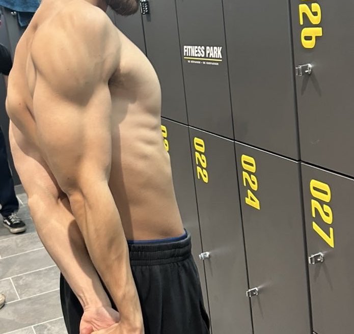 n0gr4m's tweet photo. Point fort triceps ouuu https://t.co/gUz1mLc0Rp