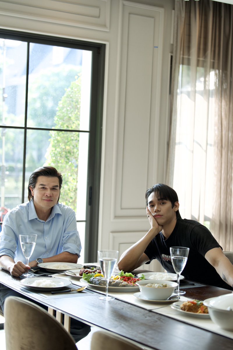 Like father, like son 🤘🎸

4EVERU PART2 Q32
#FoureverYouP2Q32