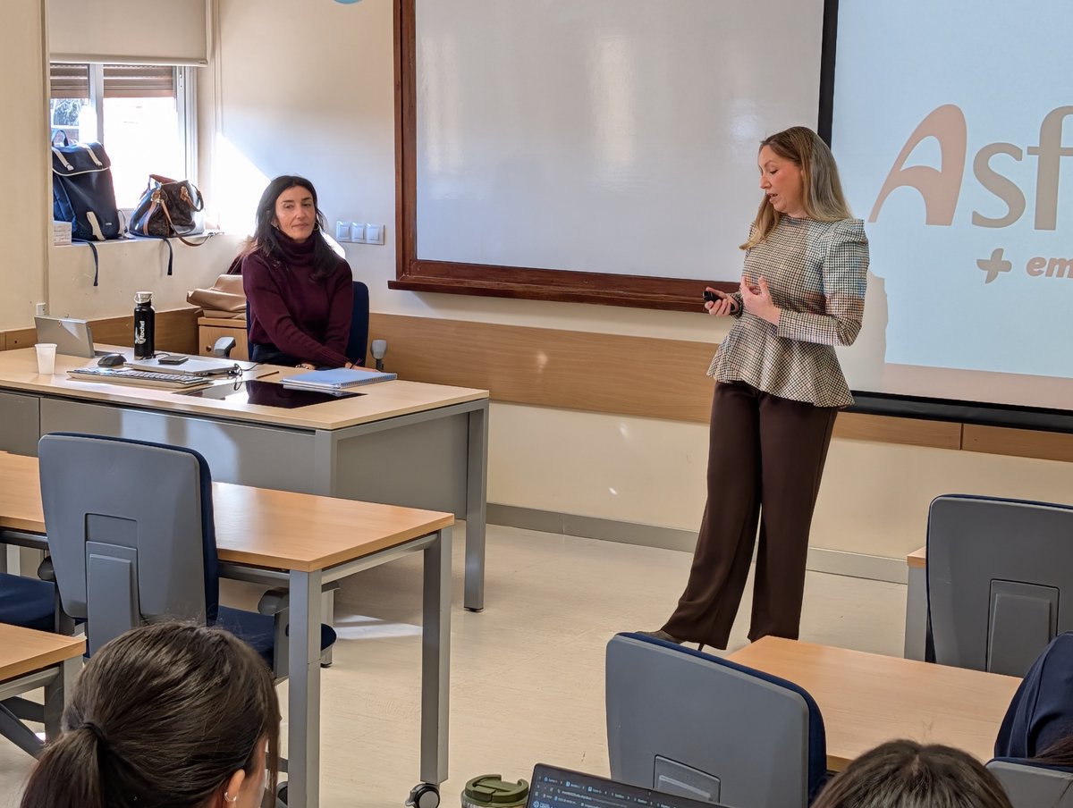 Universidad Loyola tweet media