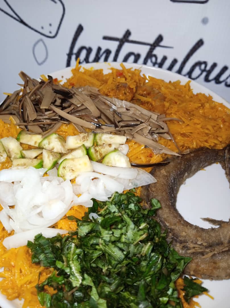 Goodness and fantabulous Abacha. 

What's your favorite ingredient of Abacha? 

A plate (+ Ugba &amp; Pomo) - N3, 000

#abachainosogbo #igbofoodvendorinosogbo #macabeyspot