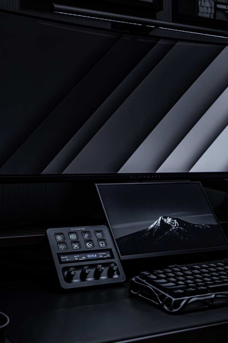 XxCode_BlackxX's tweet image. 呼ばれた気がしたので🙄
#Elgato #desksetup