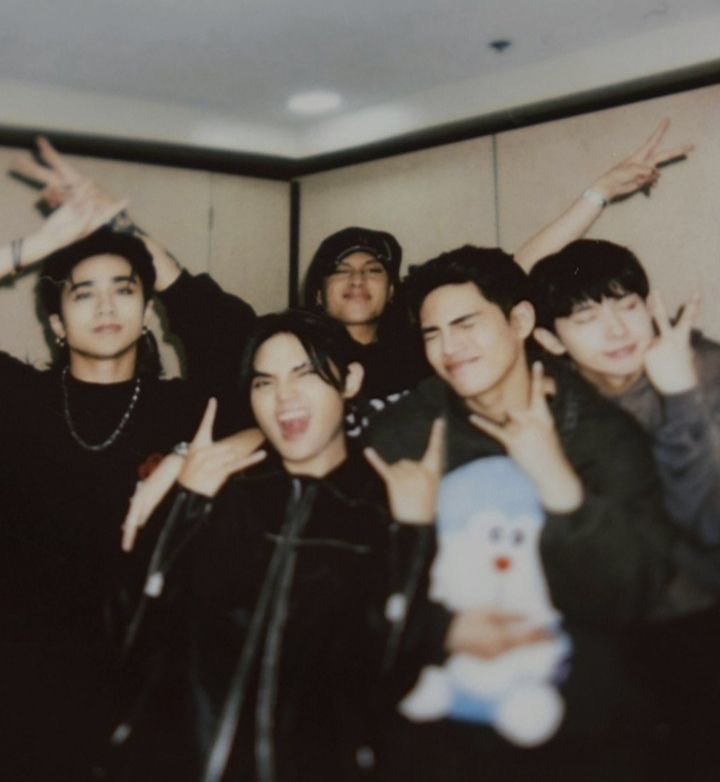 "sige na, payagan niyo na kami..."

kung san kayo masaya, dun kami. so proud of u, boys! happy kami for u, ang tapang niyo! ❤️‍🩹🥹

#AWKP <a href="/SB19Official/">SB19 Official</a>