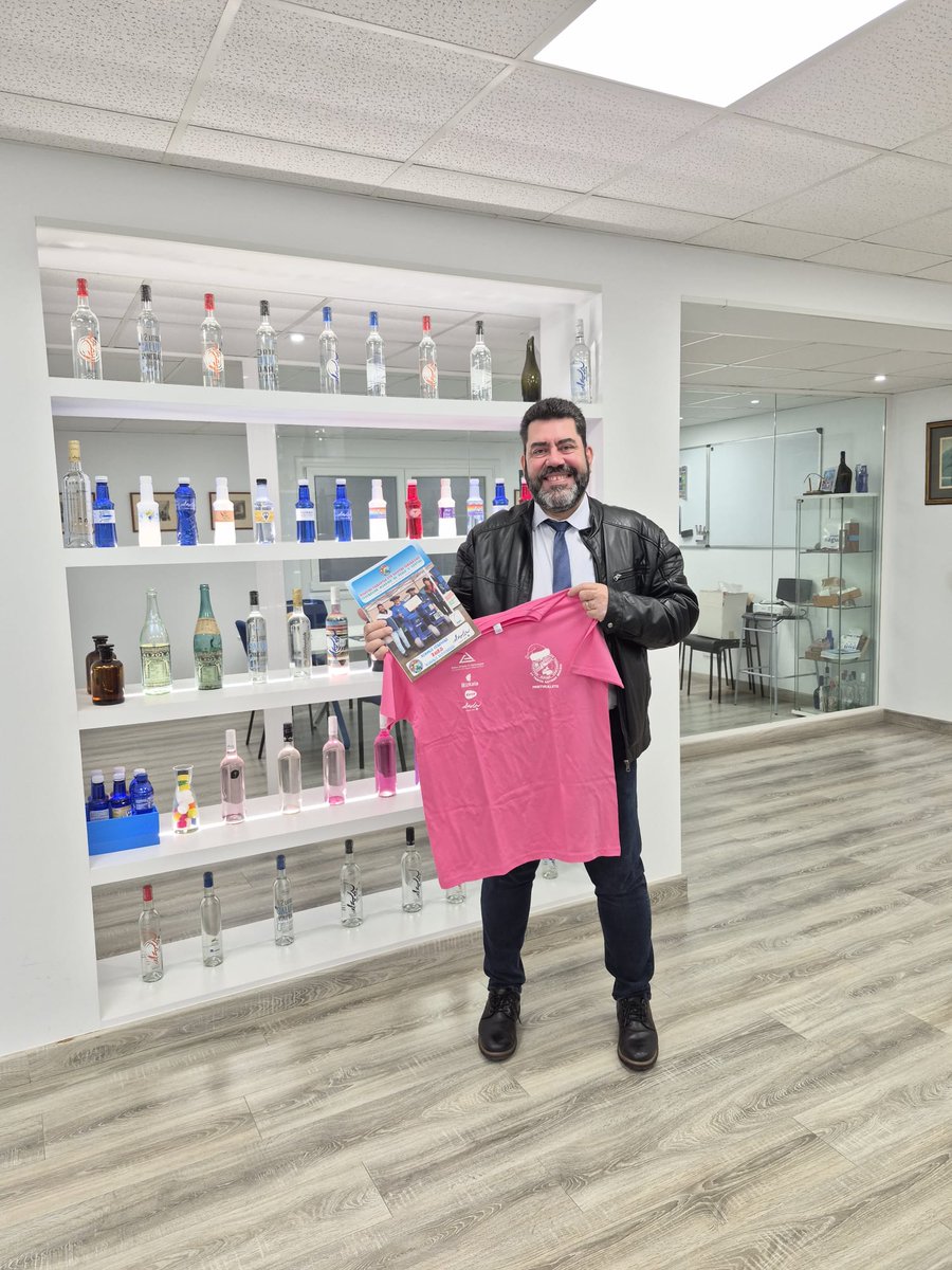 BasqueWater's tweet photo. Esta semana hemos recibido la visita de @RitxardMoska de @Bizkaiapesca .
Un hombre entrañable, lleno de energía y vitalidad, que ha hecho del agua su pasión.
Eskerrik asko, Ritxard, por tu visita y por transmitir la cultura del agua. https://t.co/PcXyTAsk0N #BasqueWaterTeam https://t.co/D0PPJIm9JA