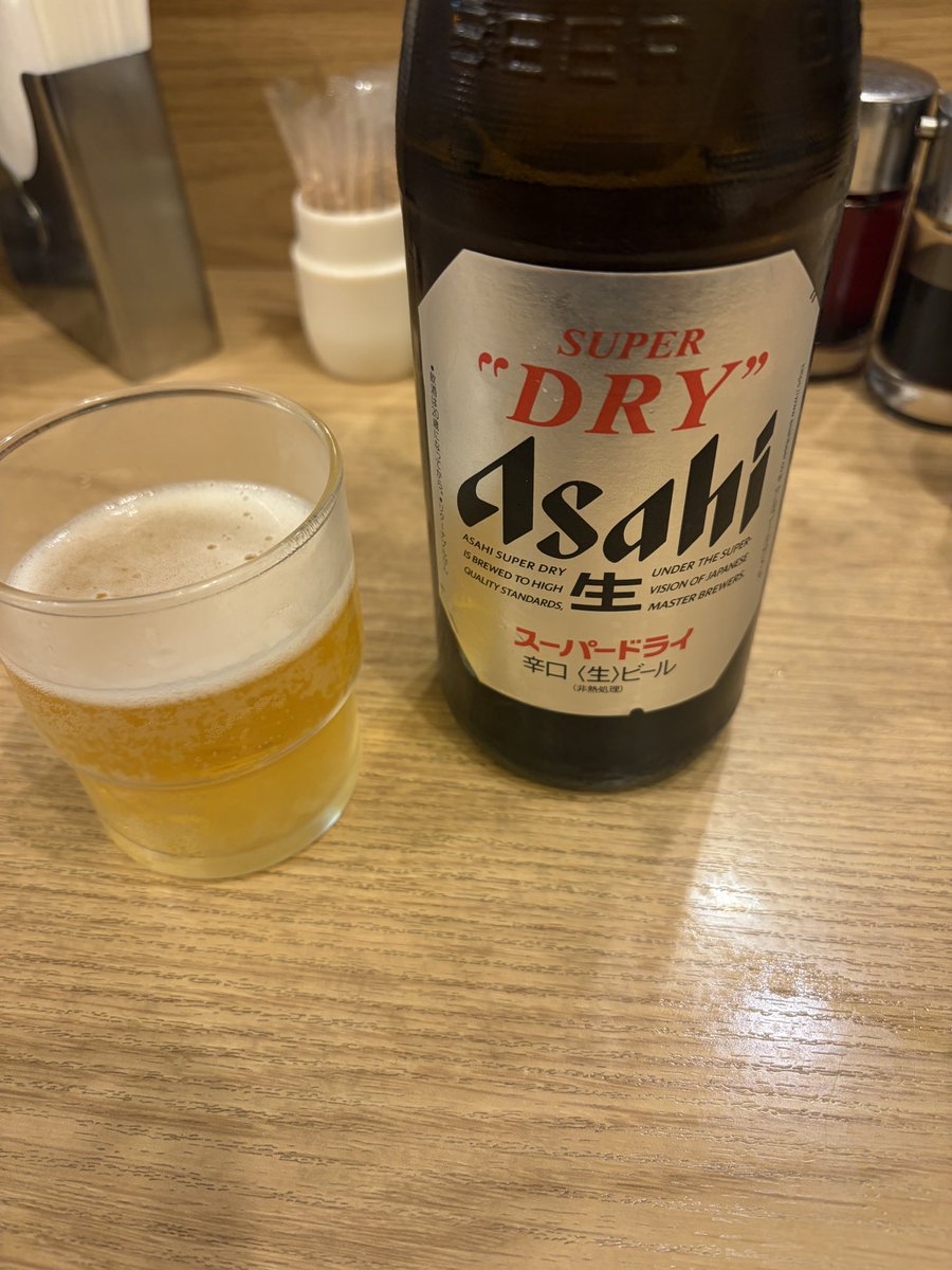 とかいいつつラーメン屋で飲むビールが一番好きィッ‼️