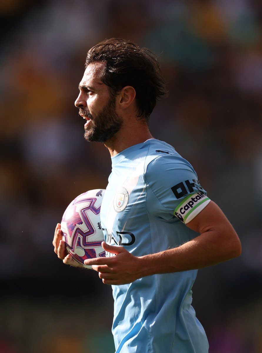 Roberto Martinez on <a href="/BernardoCSilva/">Bernardo Silva</a>: "He's the example when we speak about what a Portuguese footballer should be; a tactical guy, wants information, wants to know where space is, he can play inside, knows how to play inside, knows how to play outside. He's not a quick player,