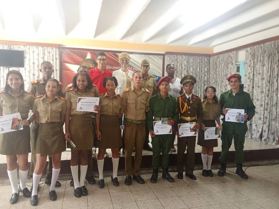 EjrcitoOrienta1's tweet photo. Consecuentes con el pensamiento martiano y rindiendo homenaje a nuestro Comandante en Jefe en el año de su centenario, jóvenes santiagueros desarrollaron el Seminario de Estudios Martianos.
Muchas felicidades a todos los participantes.
#FARCuba https://t.co/TulEg2OlYL