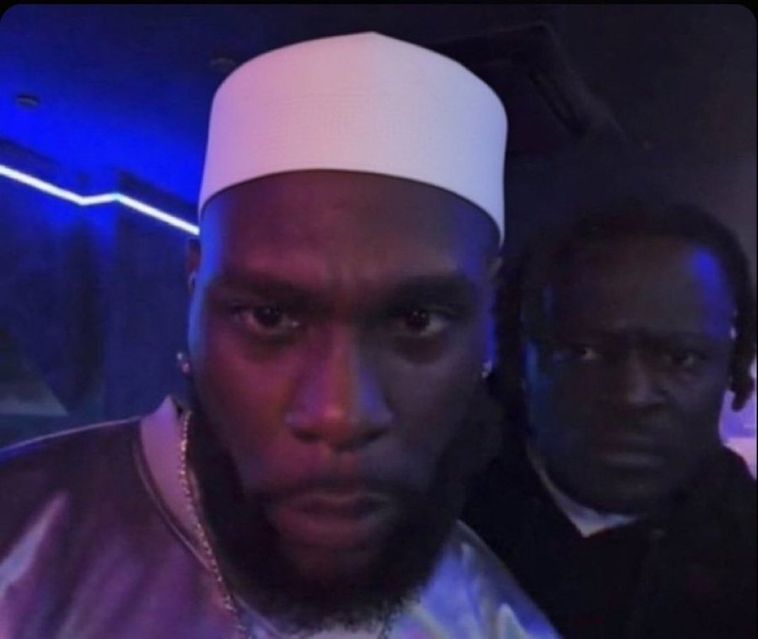 Bab_Benjamin03's tweet image. Burna boy na Muslim ke 😑👀