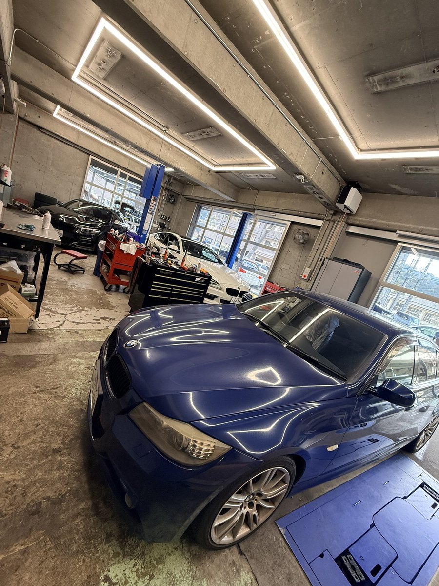 moca_ron's tweet photo. いつもATF全量交換してもらってる水野テクニカルサービス車預けにきた〜BMWバンパー変えたの投稿してなかったそお言えば💥🤟(´◉◞౪◟◉) 🤟💥ﾋﾞｼｷﾏｰｰ‼️ https://t.co/PBQ4ZrHYyl