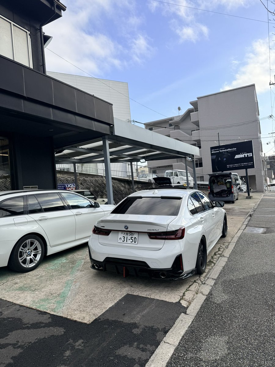 moca_ron's tweet photo. いつもATF全量交換してもらってる水野テクニカルサービス車預けにきた〜BMWバンパー変えたの投稿してなかったそお言えば💥🤟(´◉◞౪◟◉) 🤟💥ﾋﾞｼｷﾏｰｰ‼️ https://t.co/PBQ4ZrHYyl