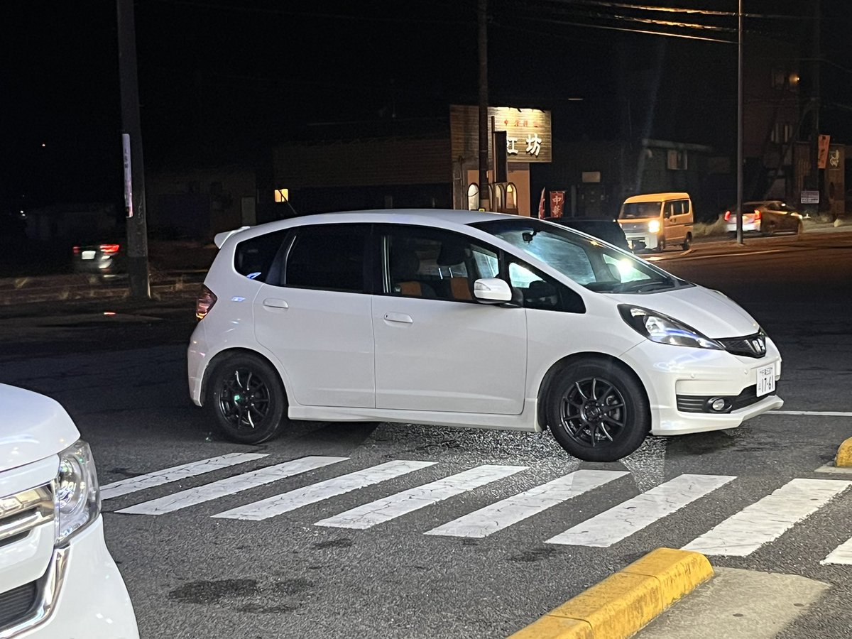 illakagi_'s tweet photo. もうちょい車高低いといいかもしれん https://t.co/wHmrLHWjBY