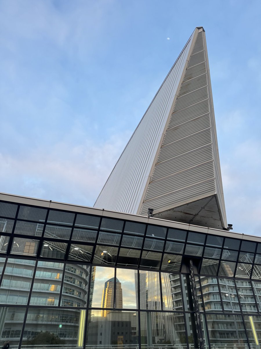 sswool51's tweet image. 2/26 パシフィコ横浜
CP+2026
#NANLITE さんブースで
#Rinaty さんの
動画を交えた 作例紹介の後
僭越ながら撮影させて頂きました🙇
携帯性も良く
色の調節もできるLED照明
本格的な照明は
敷居が高いのですが
小型のものから使ってみたくなりました
(画像は掲載許可をいただいています)