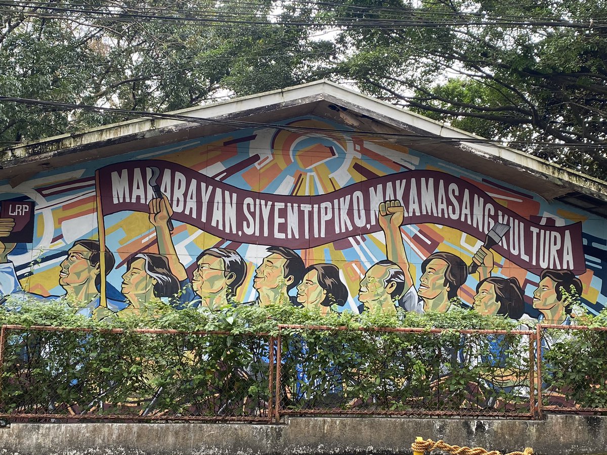 one of my favorite murals in UP ever because the hammer and sickle is just right there. maybe one day, theyll paint it so that it makes the real hamsic symbol

tho the irony of it being right across gyudfood is hilarious