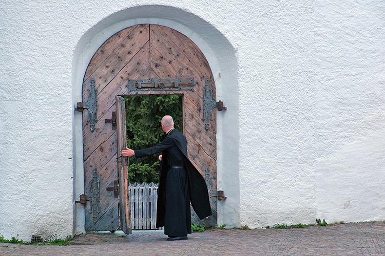A nuestros hermanos y hermanas mayores: testigos de la fidelidad
✍️ P. José Miguel Córdova Alcázar, mccj
➡️ revistaaguaviva.org/a-nuestros-her…