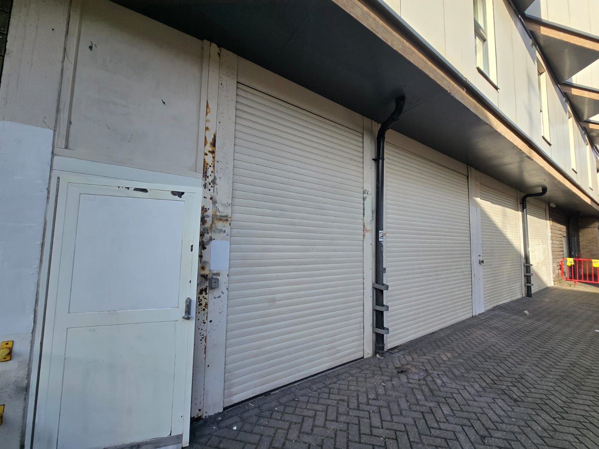 simplecleanuk's tweet photo. What looked like a straightforward project for the Simple Clean team turned into layers of old coatings &amp; years of aggressive removals baked into plastic and metal shutters. Not the quick job it first appeared to be.☎️020 8916 2237 #simpleclean #graffiti #graffitiremoval #london https://t.co/hulU9lF28F