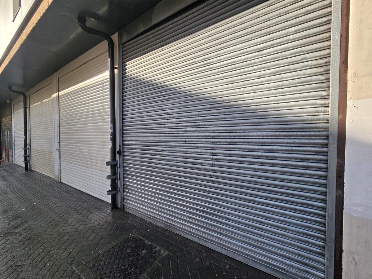 simplecleanuk's tweet photo. What looked like a straightforward project for the Simple Clean team turned into layers of old coatings &amp; years of aggressive removals baked into plastic and metal shutters. Not the quick job it first appeared to be.☎️020 8916 2237 #simpleclean #graffiti #graffitiremoval #london https://t.co/hulU9lF28F