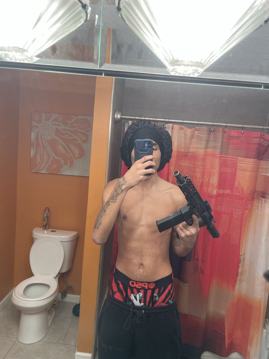 headoverrated's tweet photo. Yn skinny but my pockets hold weight🗣️

#ynt💕 https://t.co/idjklnx9Ny