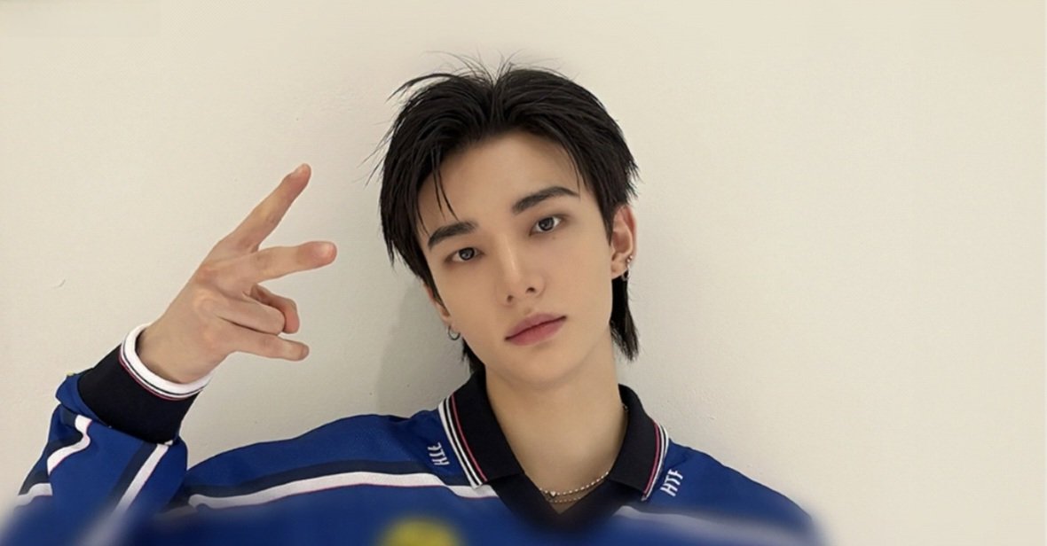 hyunjinpost's tweet photo. hyunjin from superstar jyp photobook event background https://t.co/0PR8Tf0CSX