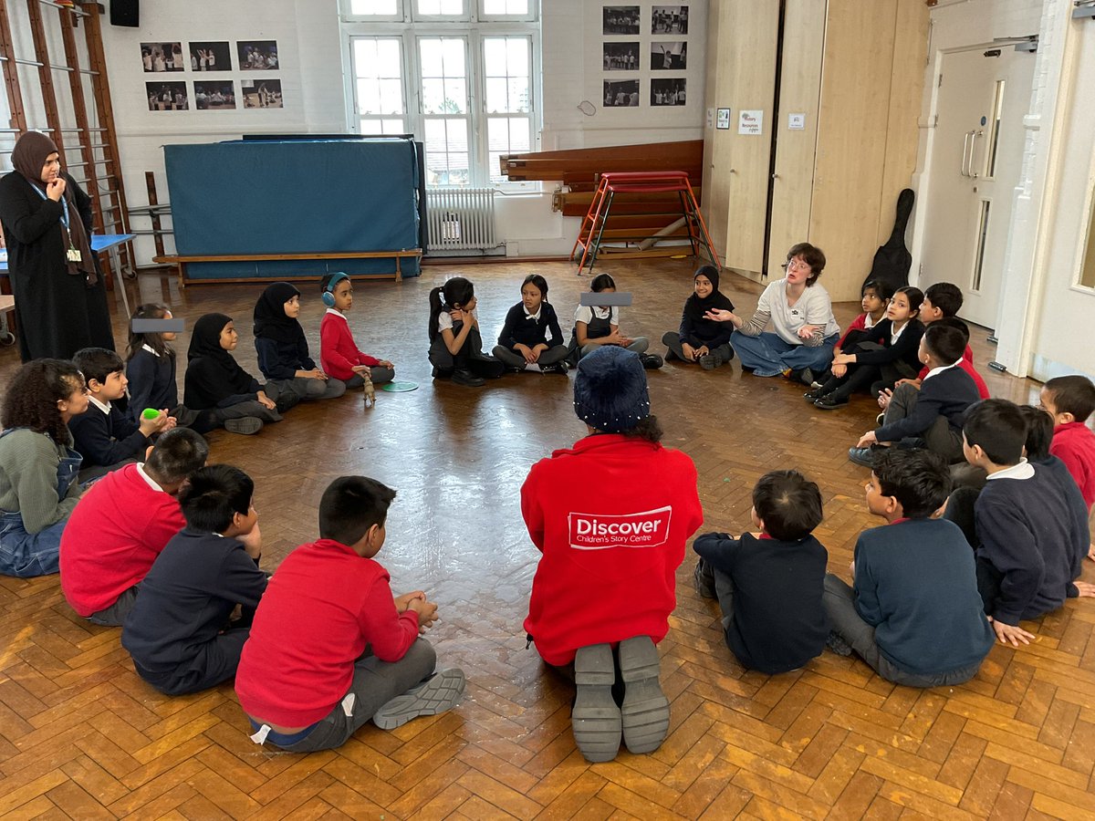 MayflowerSch's tweet photo. #Year3 are so lucky! Today we are having a fantastic storytelling session from the Discover Childrenβs Story Center.
#LKS2 #Gregory #English @Discover_Story https://t.co/uIO3V3DdEU