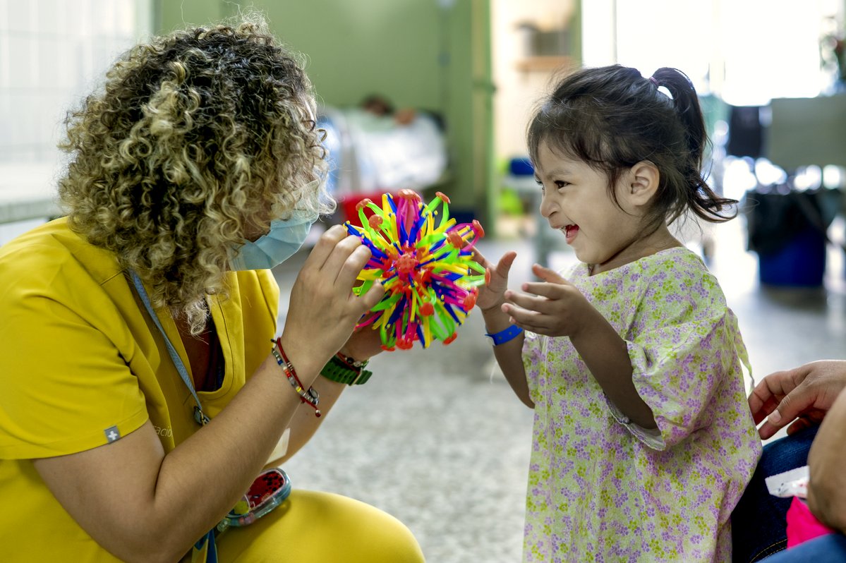 Operation Smile tweet media