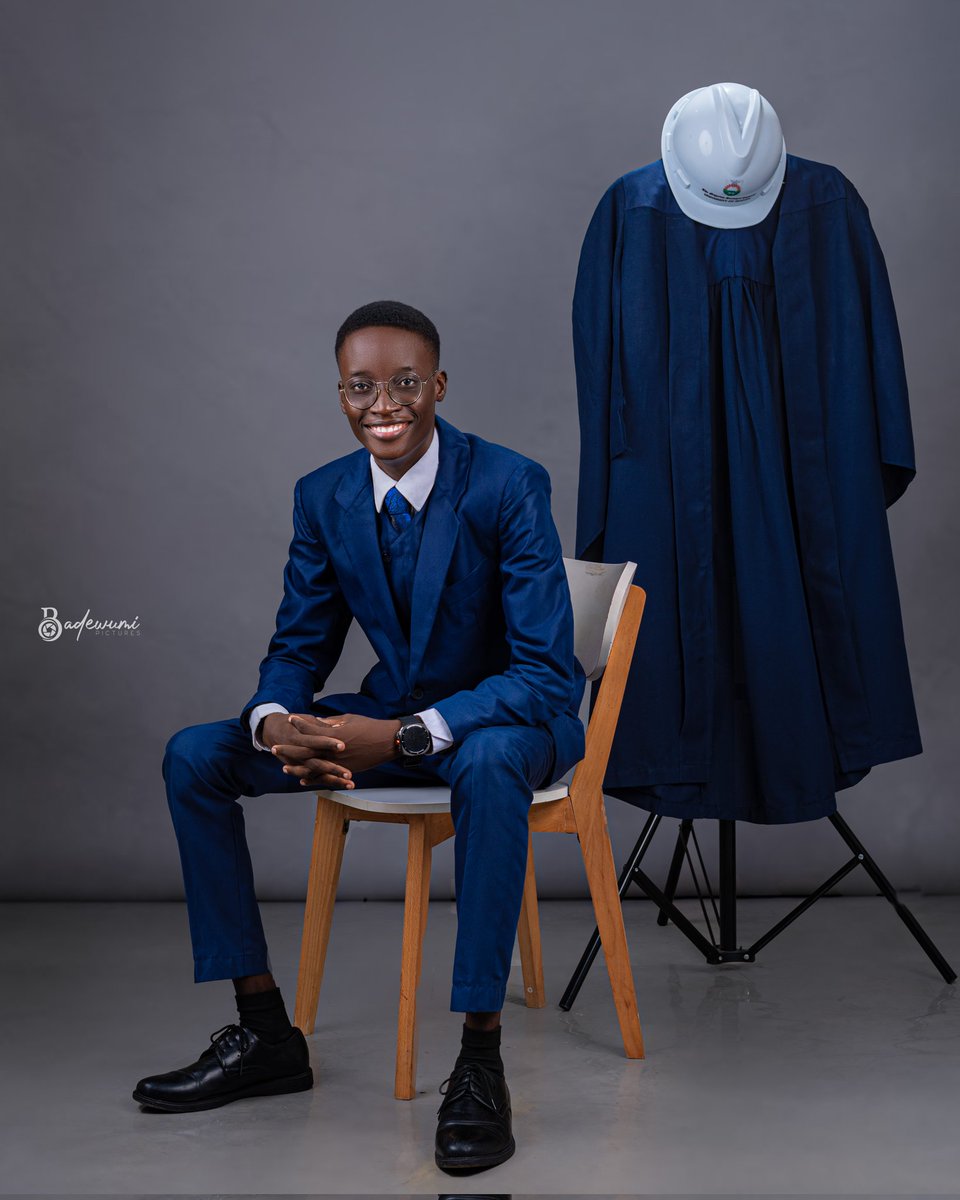 tmoses_062's tweet photo. Reintroducing:
Moses Tijesuni Samuel, GMNSE 

First Class Honours, Electrical and Electronic Engineering.

5x Dean's Honor Award Recipient.

Top 1% of the Graduating Engineers.

3.70/4.00 - Magnum cum Laude https://t.co/rwFPeOK3gt