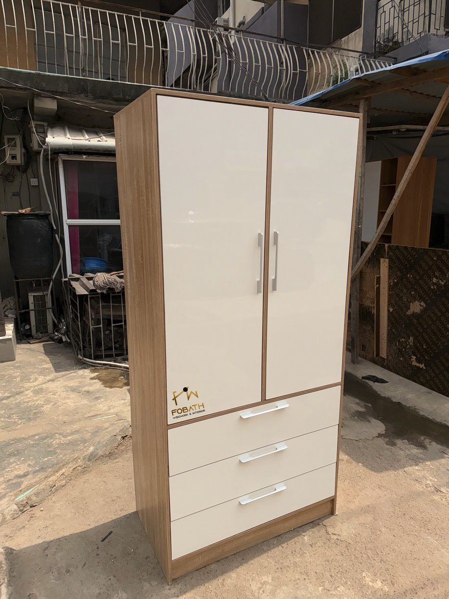 This wardrobe is beautiful, the color combination !! https://t.co ...