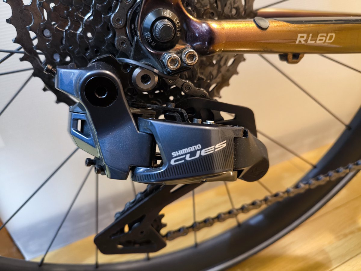 CUESは良い製品だと思うんですが全然見かけませんねえ(´・ω・`)