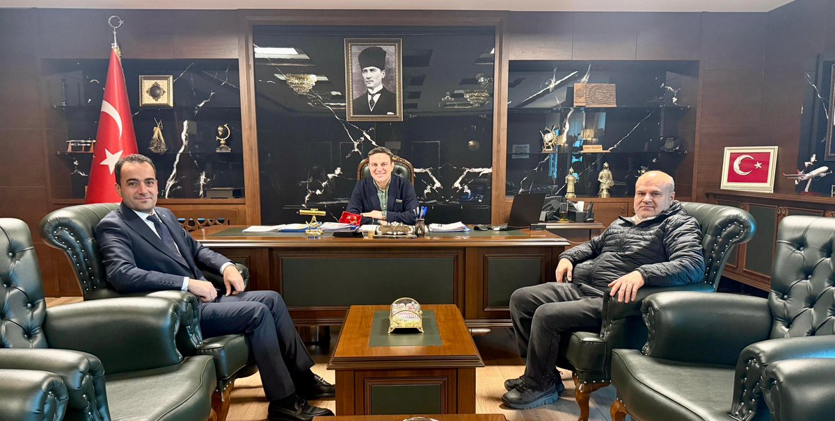 📍 Kayapınar Kaymakamlığı

Kayapınar Kaymakamımız Sayın Ömer Bilgin’i iş insanı Sayın Ahmet Altunbay ile birlikte ziyaret ettik.

Ziyaretimizde ilçemizin gelişimi, kamu hizmetlerinin etkinliği ve hemşehrilerimizin beklentilerine yönelik yürütülen çalışmalar üzerine verimli bir