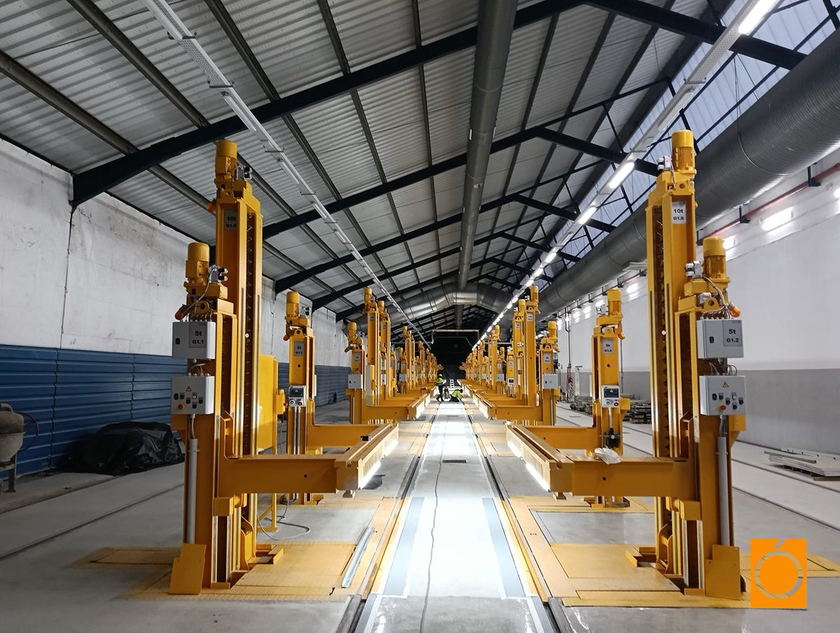 codec_obras's tweet photo. Intervención integral en nave industrial ubicada en Canillejas, para @metro_madrid centrada en la sustitución completa de la cubierta, ejecutada in situ y compatible con la continuidad de la actividad industrial.

📸 Algunas fotos de la intervención: https://t.co/lBgPaNJjy2