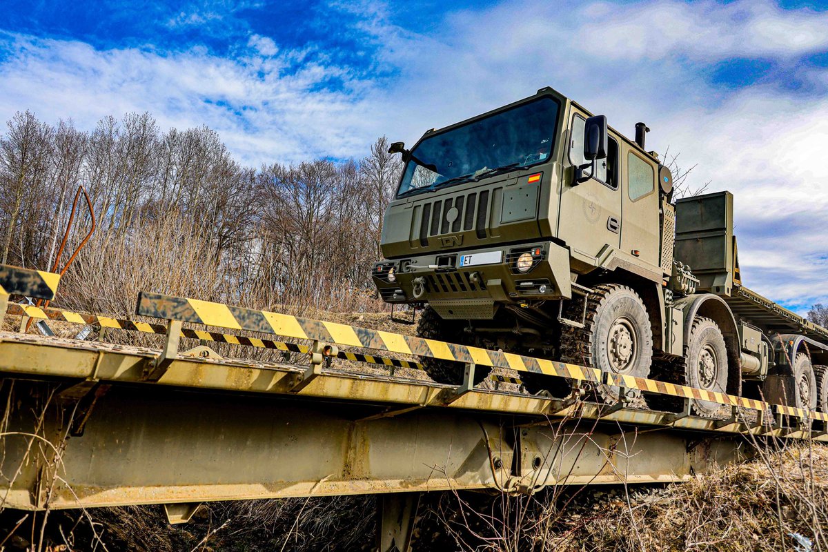 Amigos del 3º Tercio tweet media