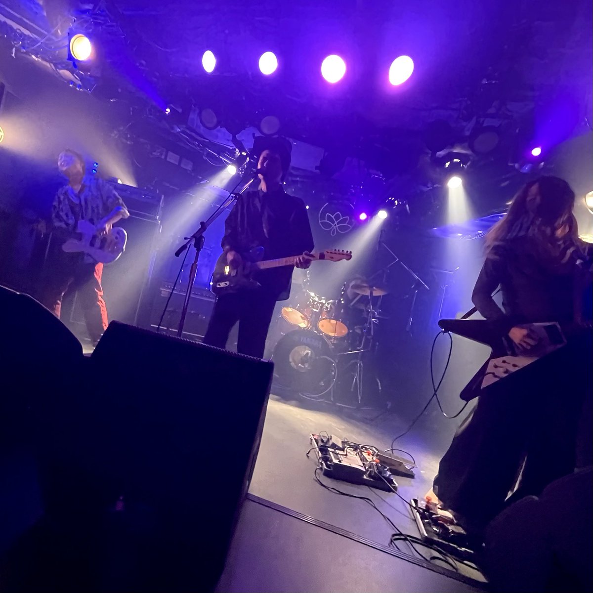 yamadakensky's tweet photo. 昨夜、久しぶりにライブ行けた。
仕事やら家族のことやら何かと手詰まり感もあったけど、ステージの音から刺激をもらえて何より。
HATSUEちゃんのソロ良かったな。
2026.2.25wed@PADOMA
#HATSUE
#ジャンナト
#Hybrid
#クロロカンナ https://t.co/pjSqu8CBHr