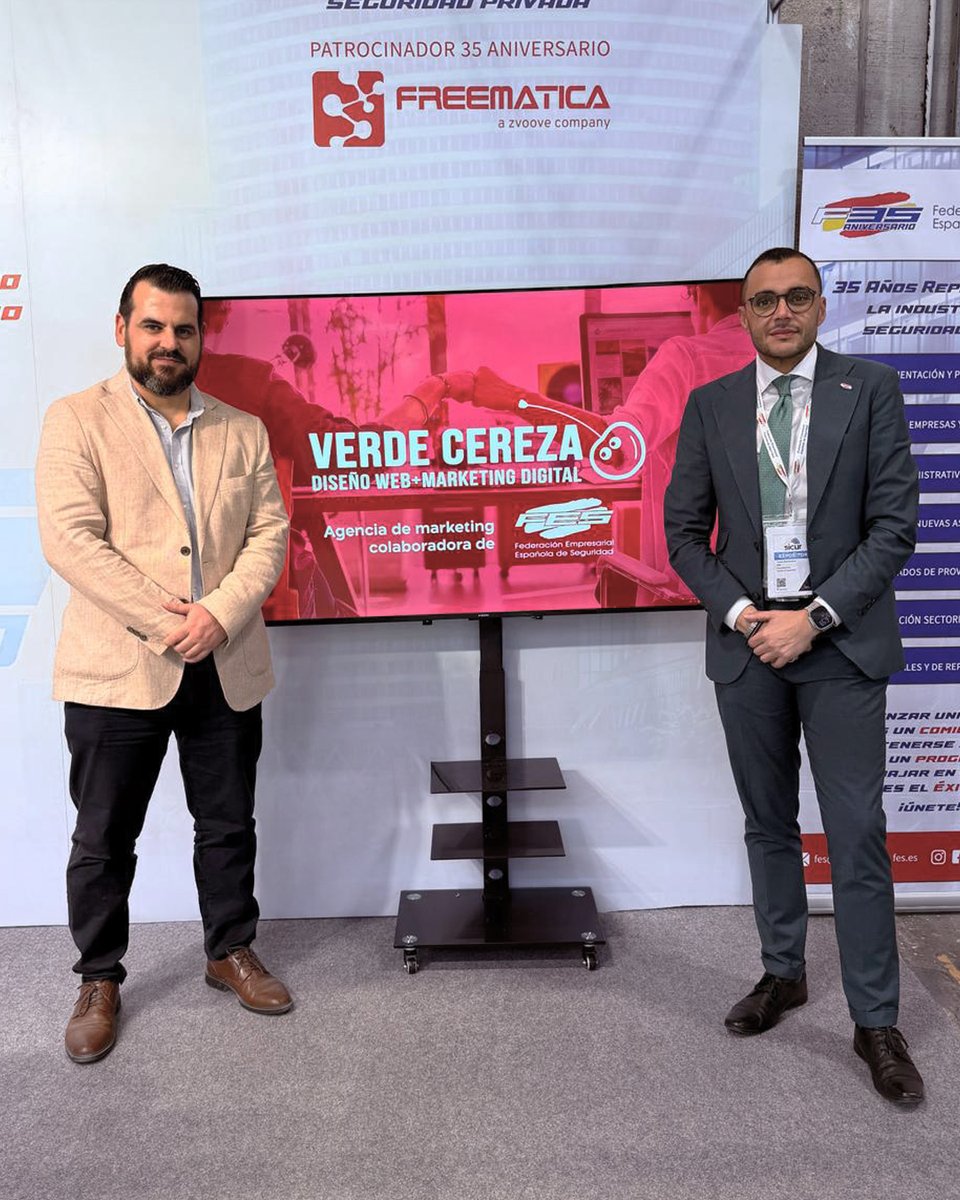 📍 Sí el pasado lunes se trabajó en la <a href="/CEOE_ES/">CEOE</a>, martes y miércoles tocó hacerlo desde <a href="/SICUR_/">SICUR</a> en <a href="/IFEMA/">IFEMA MADRID</a>.

👨‍💻  Y lo hice de la mano de la Federación Empresarial Española de Seguridad, de la cual, tengo el honor de ser director de marketing y <a href="/VerdeCerezaCom/">Verde Cereza 🍒 Web+Marketing</a> agencia colaboradora.
