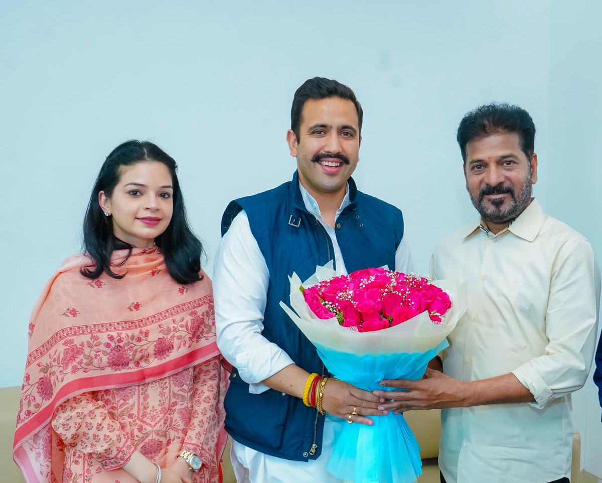 revanth_anumula's tweet photo. హిమాచల్ ప్రదేశ్ మంత్రి శ్రీ విక్రమాదిత్య సింగ్ ఈ రోజు మర్యాదపూర్వకంగా కలిశారు.

#VikramadityaSingh
#HimachalPradesh https://t.co/e7OPKf4OR6