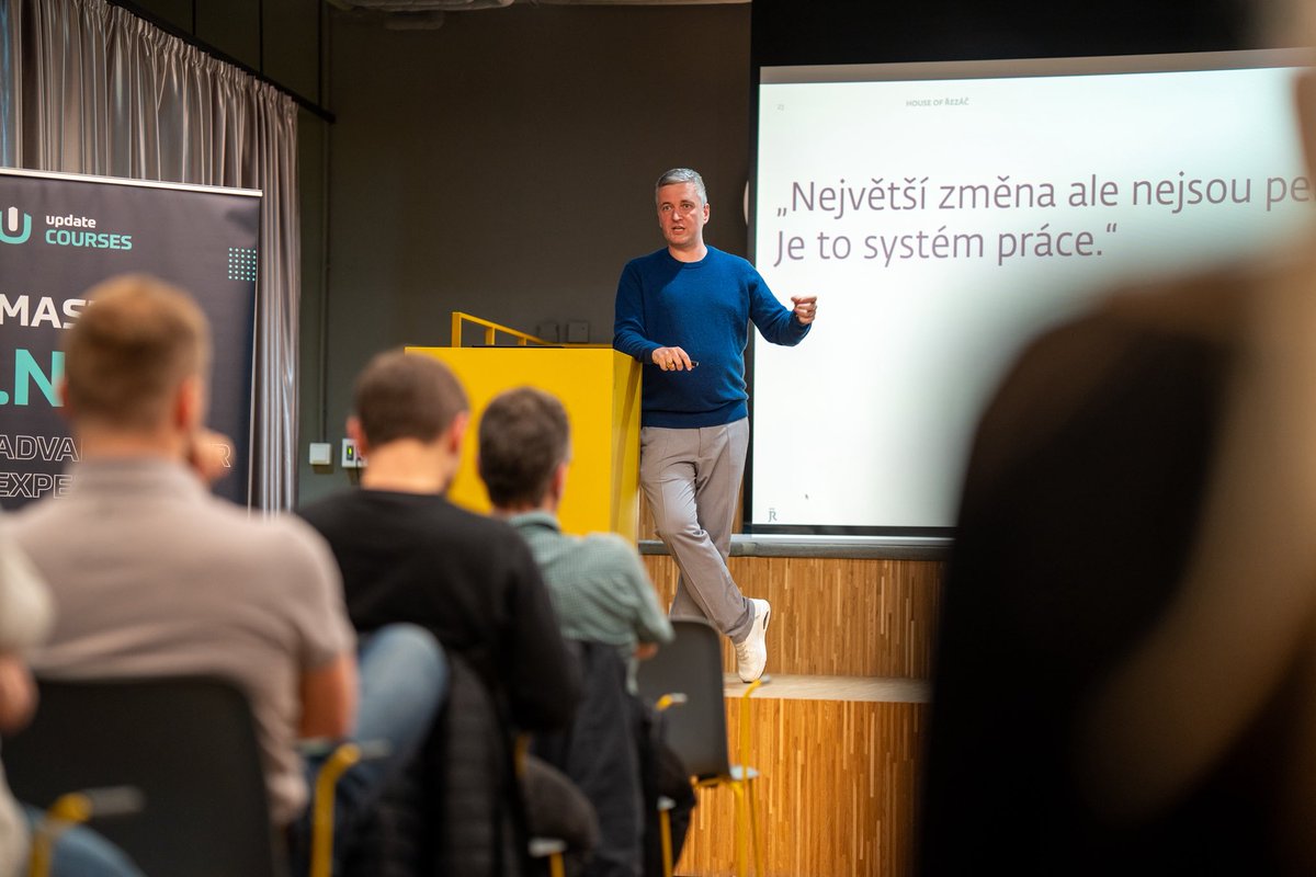 MeetUpdate tweet media