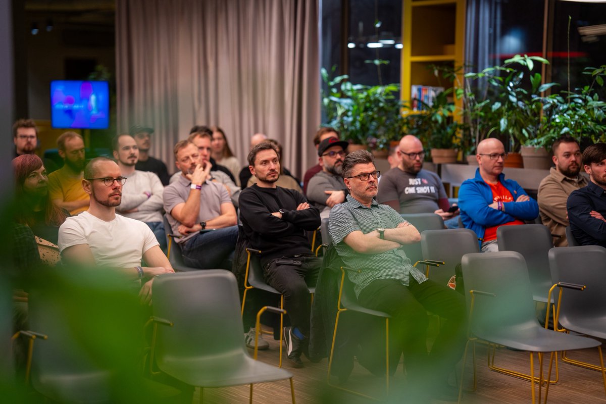 MeetUpdate tweet media