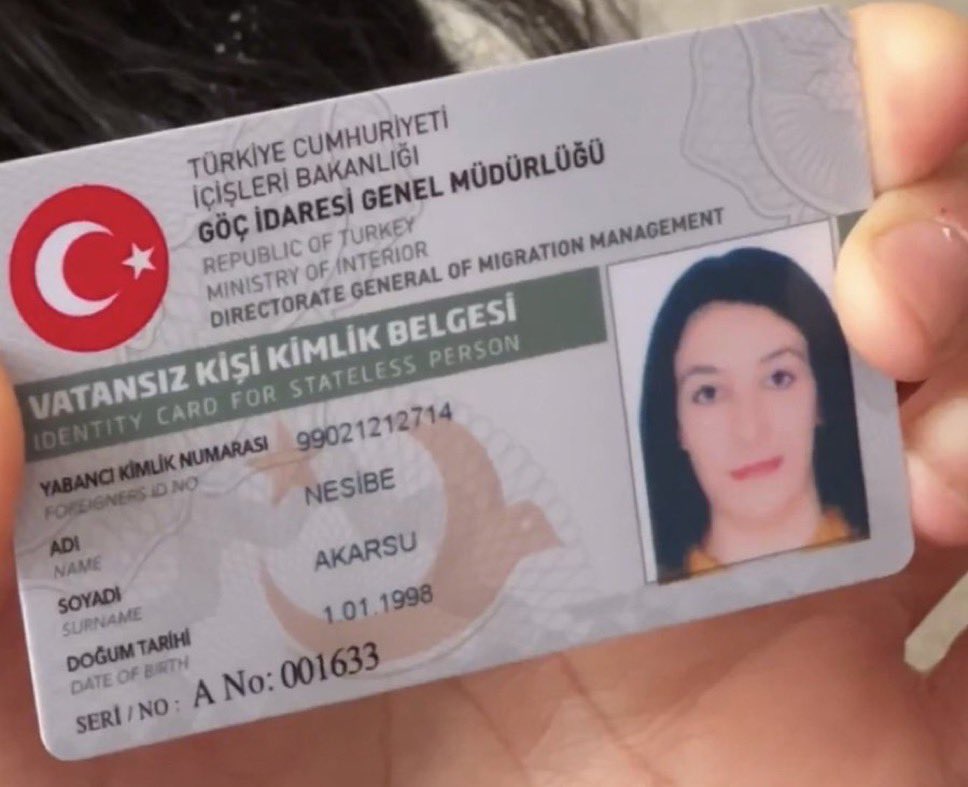 ne kadar pkklı oevladı varsa şu kimlikten ver bak bakayım sonra nasıl vatandaş olmak için it gibi yalvaracaklar