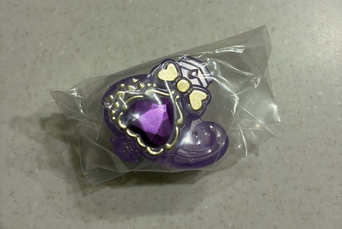 am_hr_05's tweet photo. 【交換】名探偵プリキュア マコトジュエル ガチャ

求：キュアミスティック変身ver
譲：キュアアンサー変身ver

郵送にて交換希望です、よろしくお願いします。 https://t.co/5MYcB6dkiX