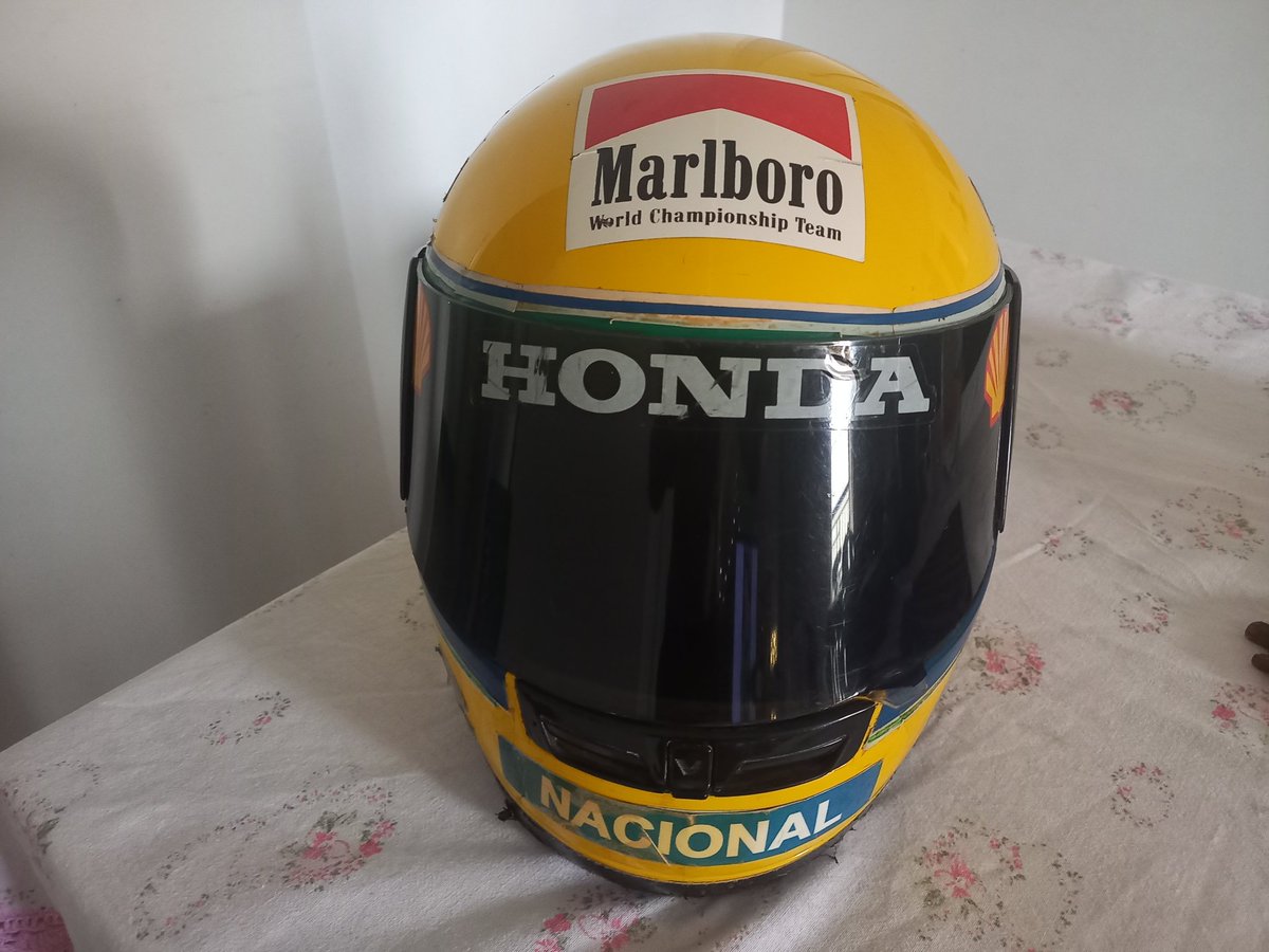 ETERNOGAROTO-O AMIGO DA VIZINHAÇA tweet media