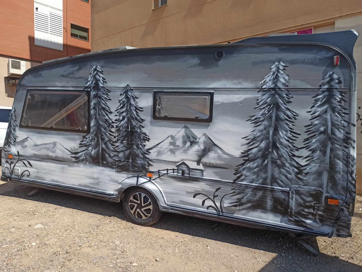 Decorapig tweet media