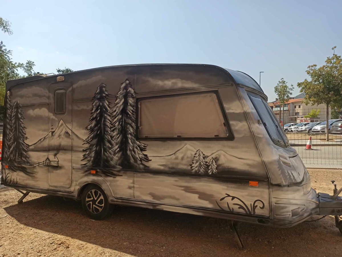 Decorapig tweet media