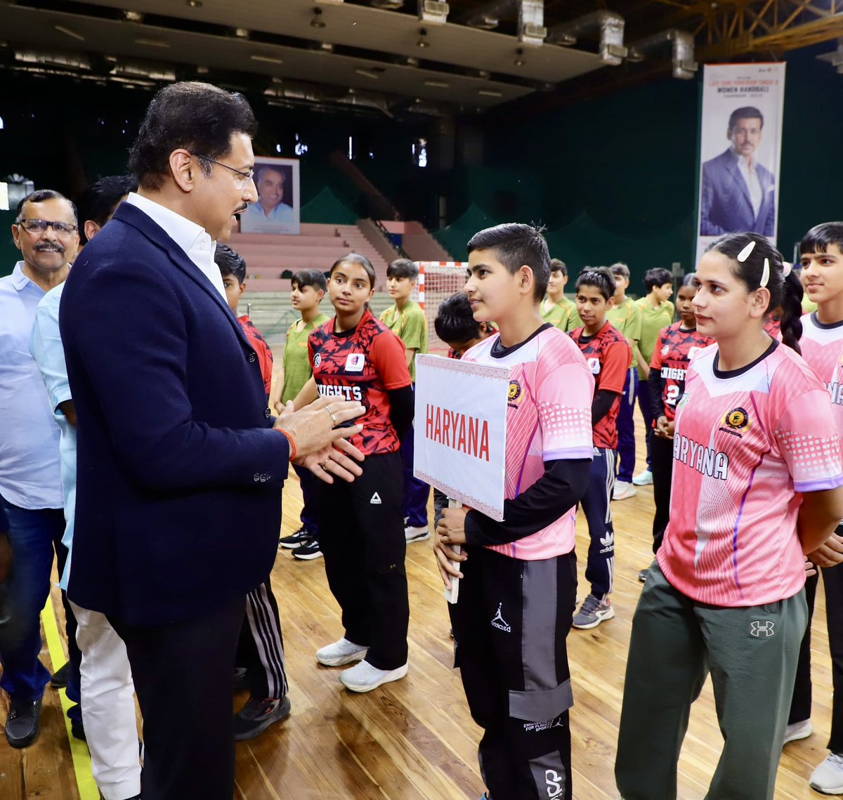 Ra_THORe's tweet image. Met the incredible players today at the championship and the vibe was unmatched.

So much discipline, so much hunger, so much belief. Proud of this next-gen energy. Hard work on the court. Big dreams beyond it. 💥
📍Handball Championship, #SMS #Jaipur 
#Sports #GameStrong