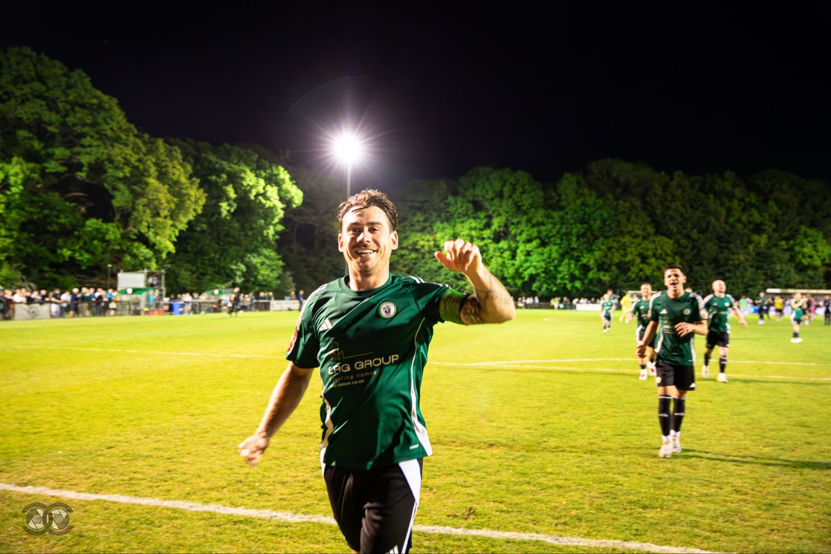 Burgess Hill Town FC tweet media