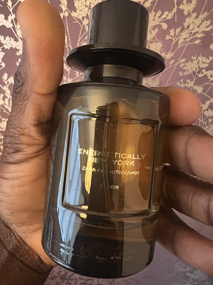 bomicElgreat's tweet photo. @spiriitual @ZARA This is the best of the collection. I've had to tell over a 100 people what I'm wearing. https://t.co/xpZQ1FyvT6