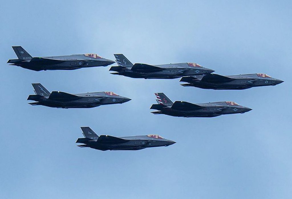 rkmtimes's tweet photo. JUST IN🇺🇸🇮🇱🔥 There are no Operational military planes left in the United States, Trump literally sending everything to Israel against Iran. 

🚨US sending 12 F-35 planes to Israel that could risking Americans in Russia-US tensions on Alaska. https://t.co/zhKWxGtaaD
