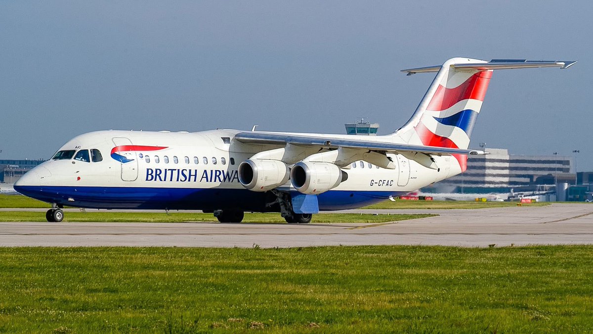 n194at's tweet photo. British Airways (CityFlyer Express)
Avro RJ100 G-CFA
MAN/EGCC Manchester Airport
Mid 2000s
Photo credit Peter Hulse
#AvGeek #Airline #Aviation #AvGeeks #BritishAerospace #BAe146 #Avro #RJ100 #CityFlyerExpress #BritishAirways #MAN #Manchester @manairport @British_Airways π¬π§ https://t.co/UvNU0NZTZf